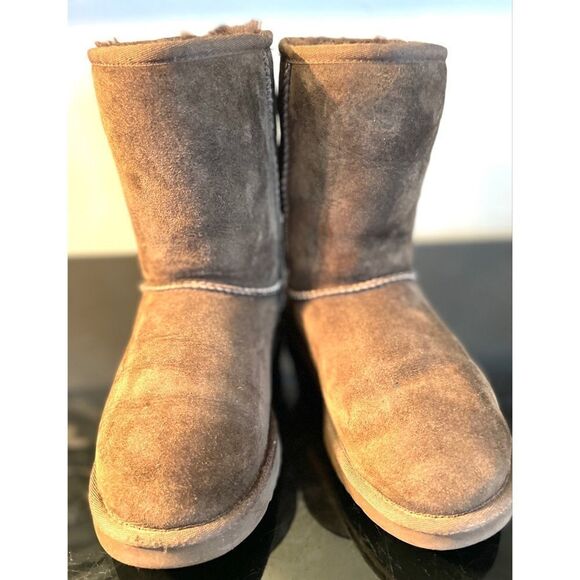 UGG Australia Women's Classic Short II Sheepskin Boots Chocolate Brown SZ 7 - Picture 4 of 11